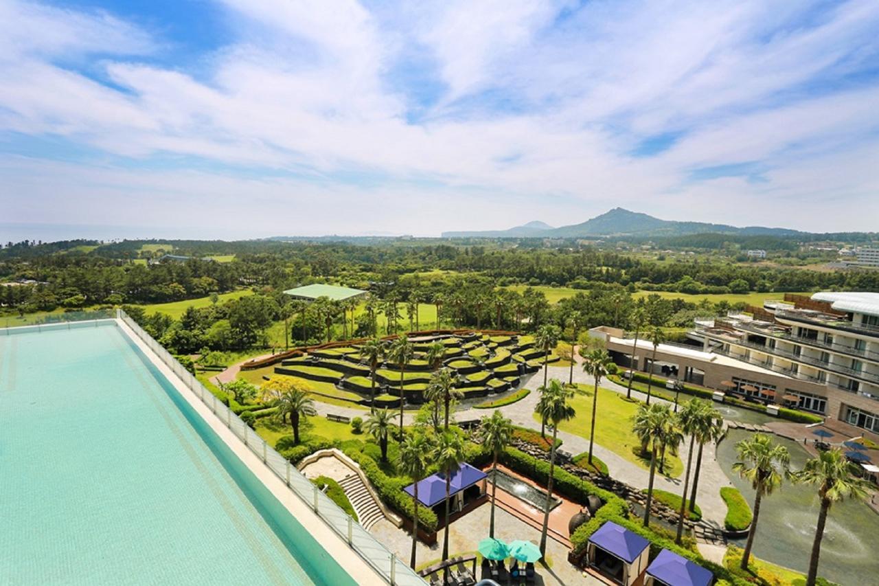 Kensington Jeju Hotel Ngoại thất bức ảnh Skyline view of the golf course
